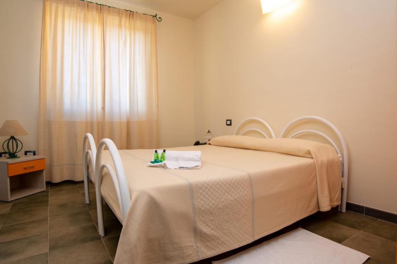S'Ena Hotel Arbus Exterior foto