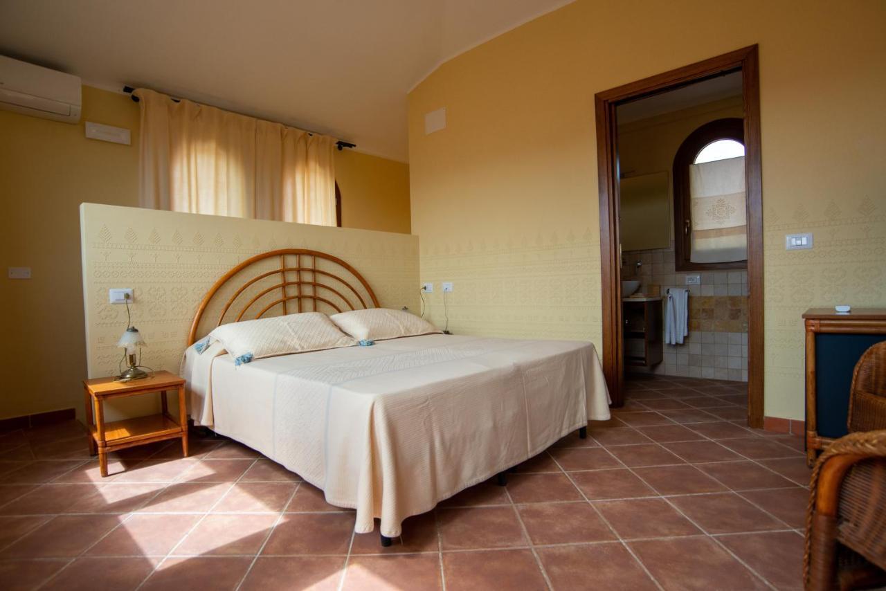 S'Ena Hotel Arbus Exterior foto